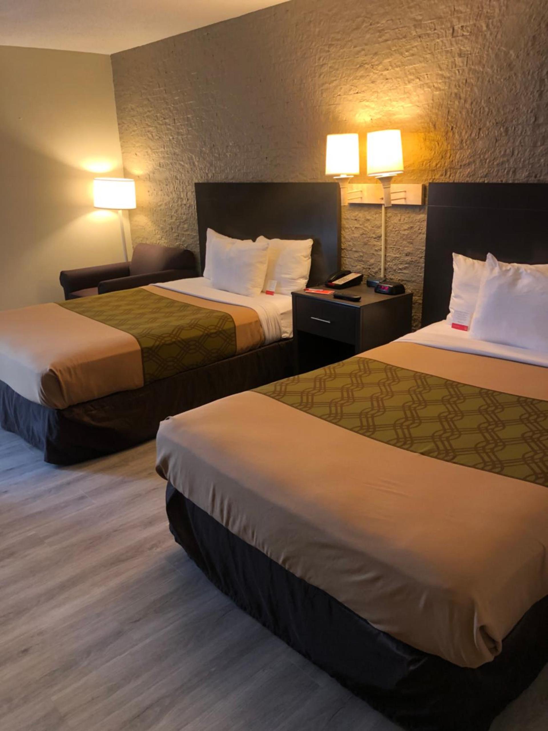 Econo Lodge Metro photo 25