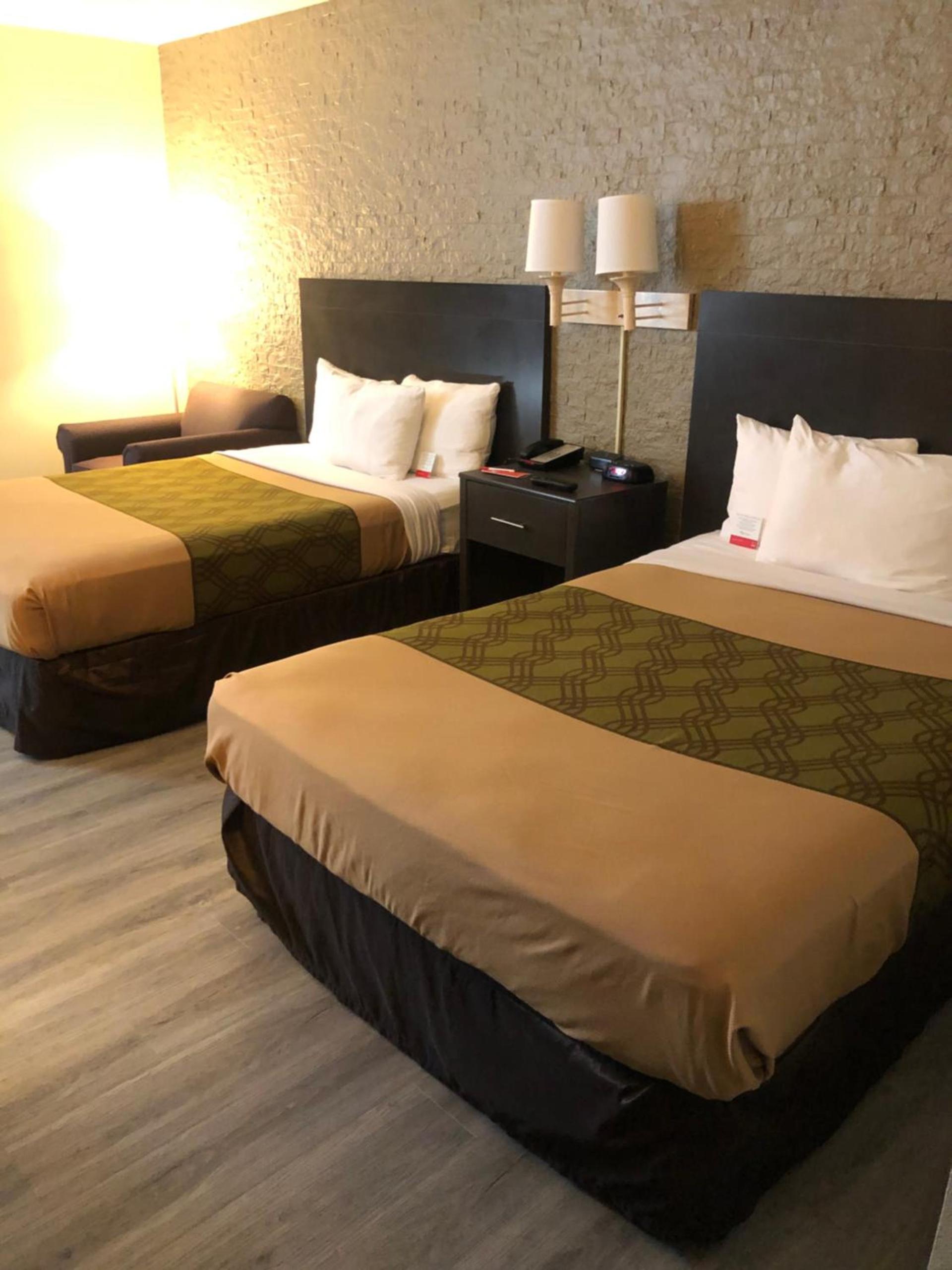 Econo Lodge Metro photo 24