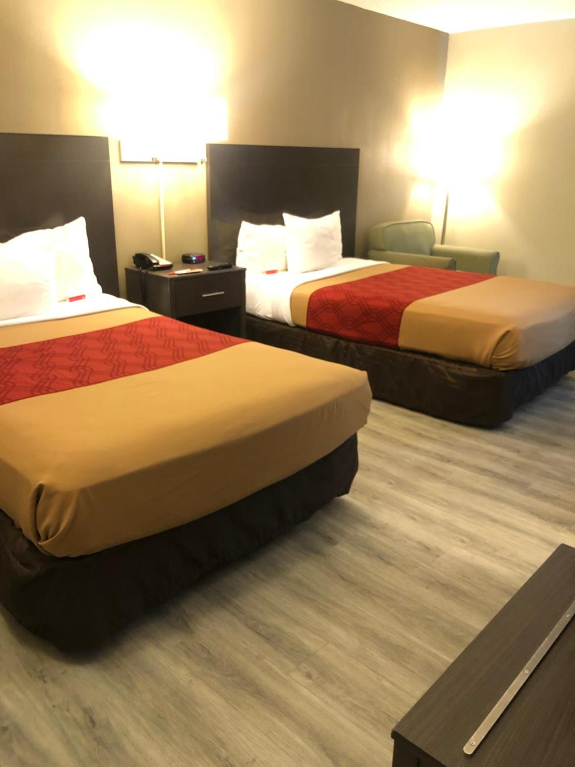 Econo Lodge Metro photo 27
