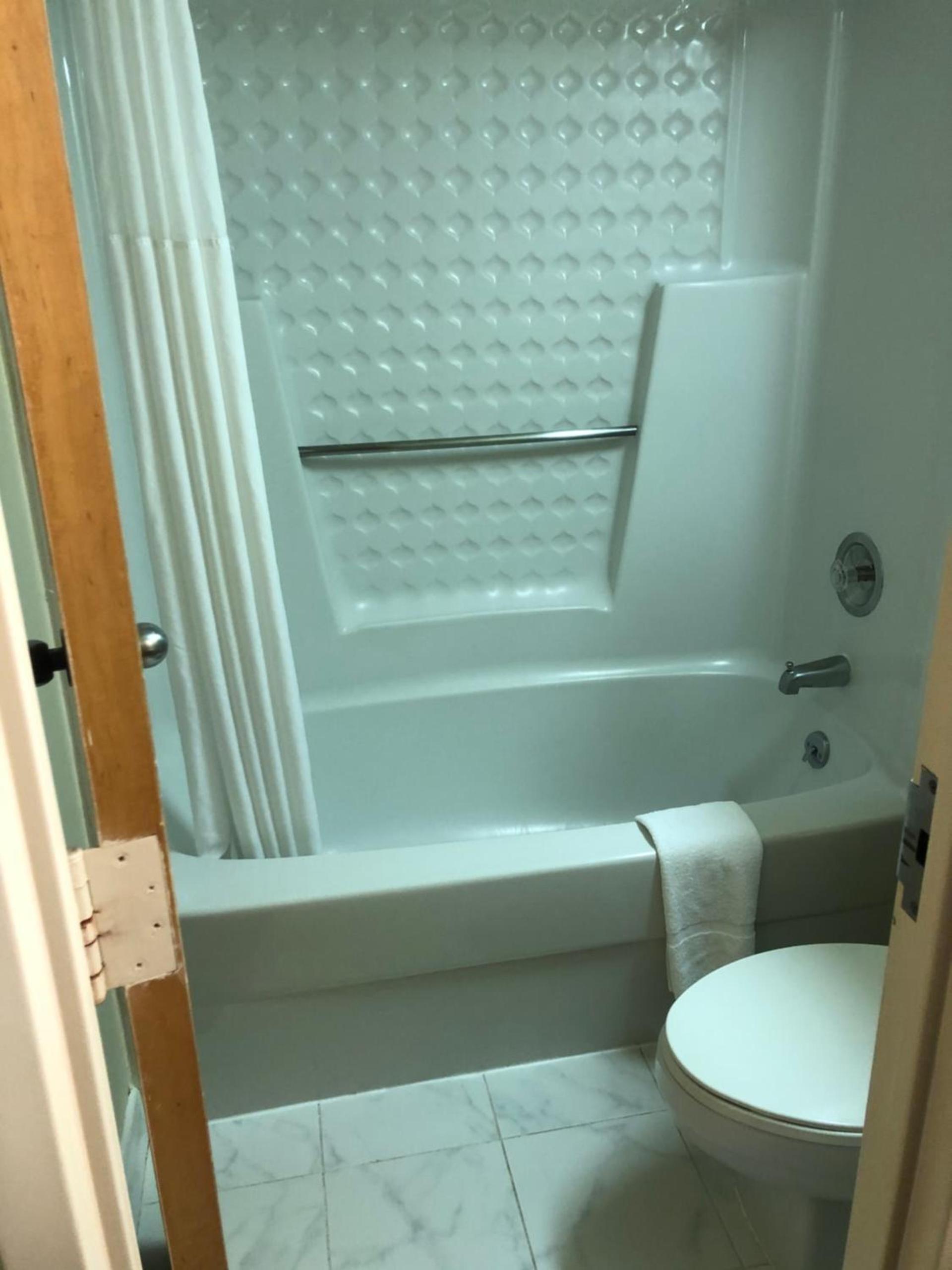 Econo Lodge Metro photo 33