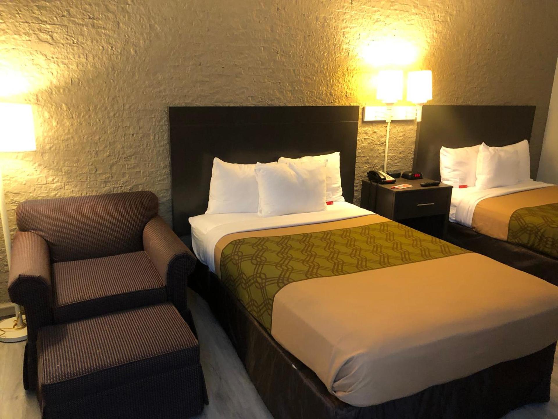 Econo Lodge Metro photo 29