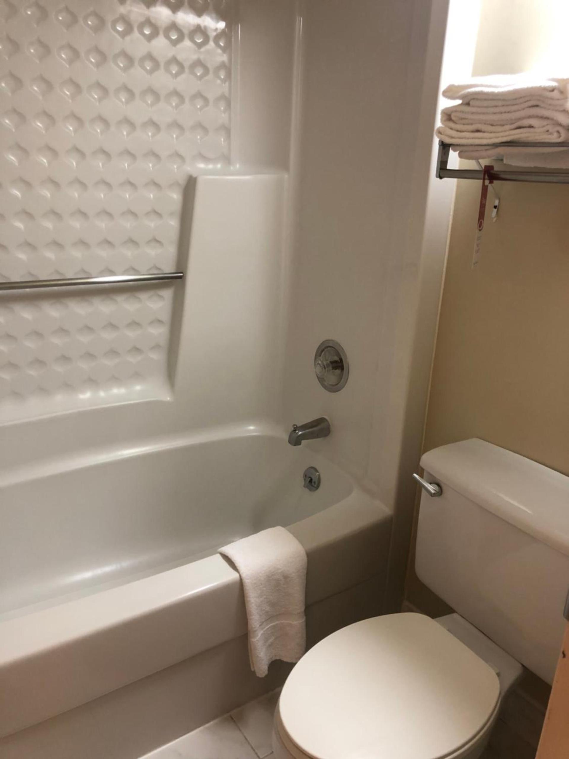Econo Lodge Metro photo 34
