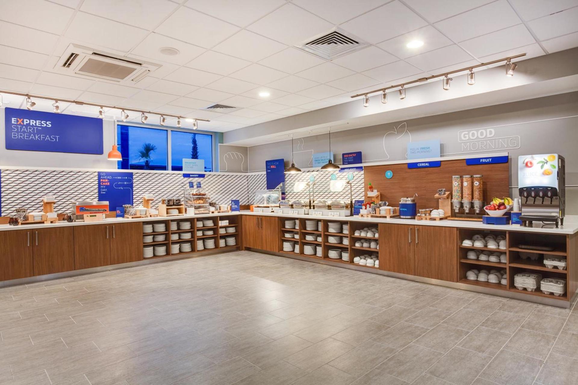 Holiday Inn Express & Suites Panama City Beach - Beachfront by IHG photo 23