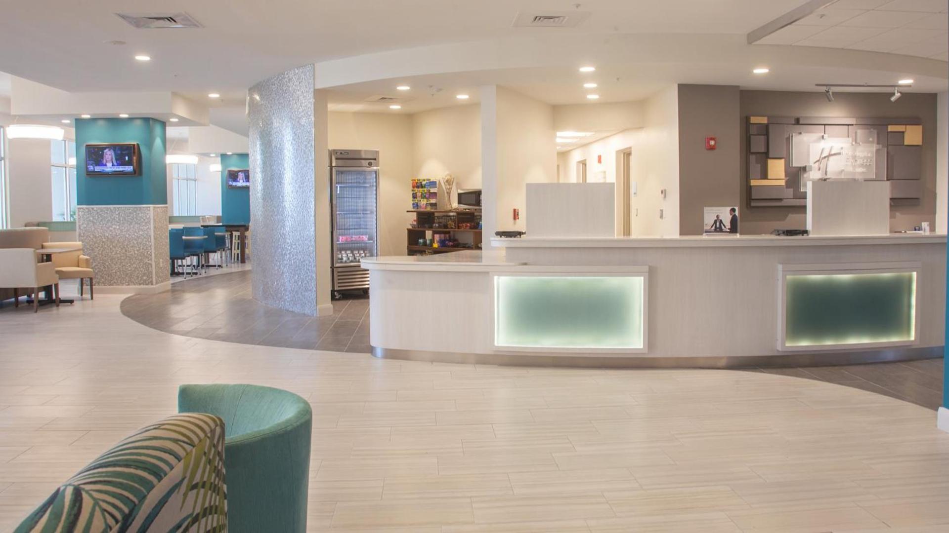 Holiday Inn Express & Suites Panama City Beach - Beachfront by IHG photo 12