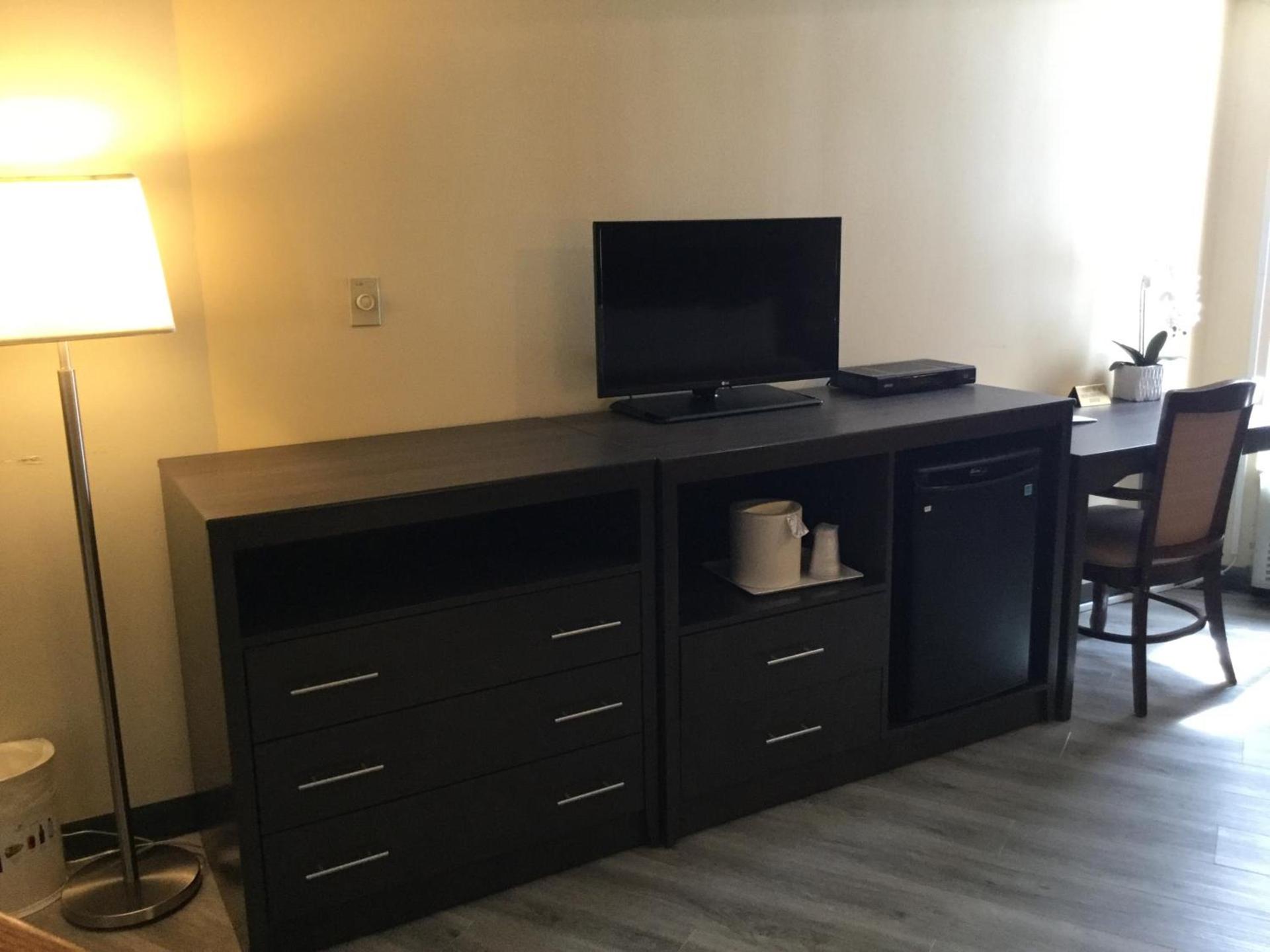 Econo Lodge Metro photo 36
