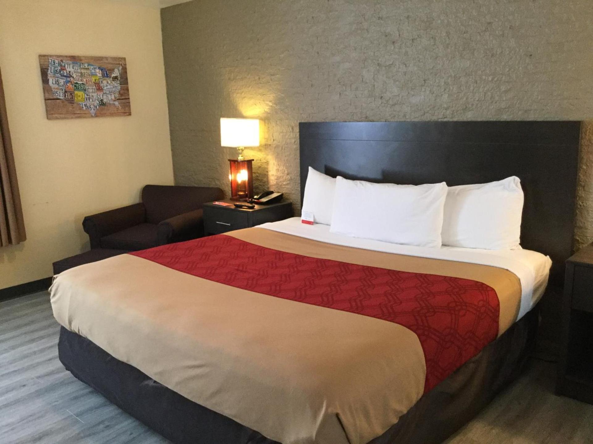 Econo Lodge Metro photo 39