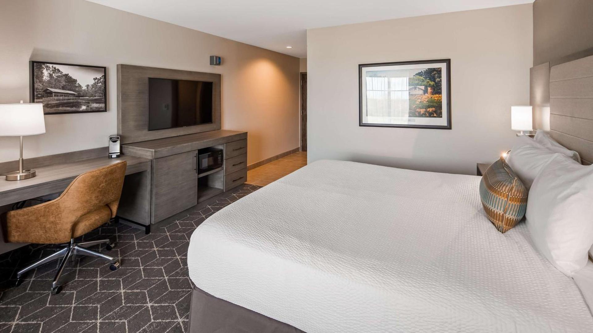 Best Western Plus Lawrenceburg photo 11