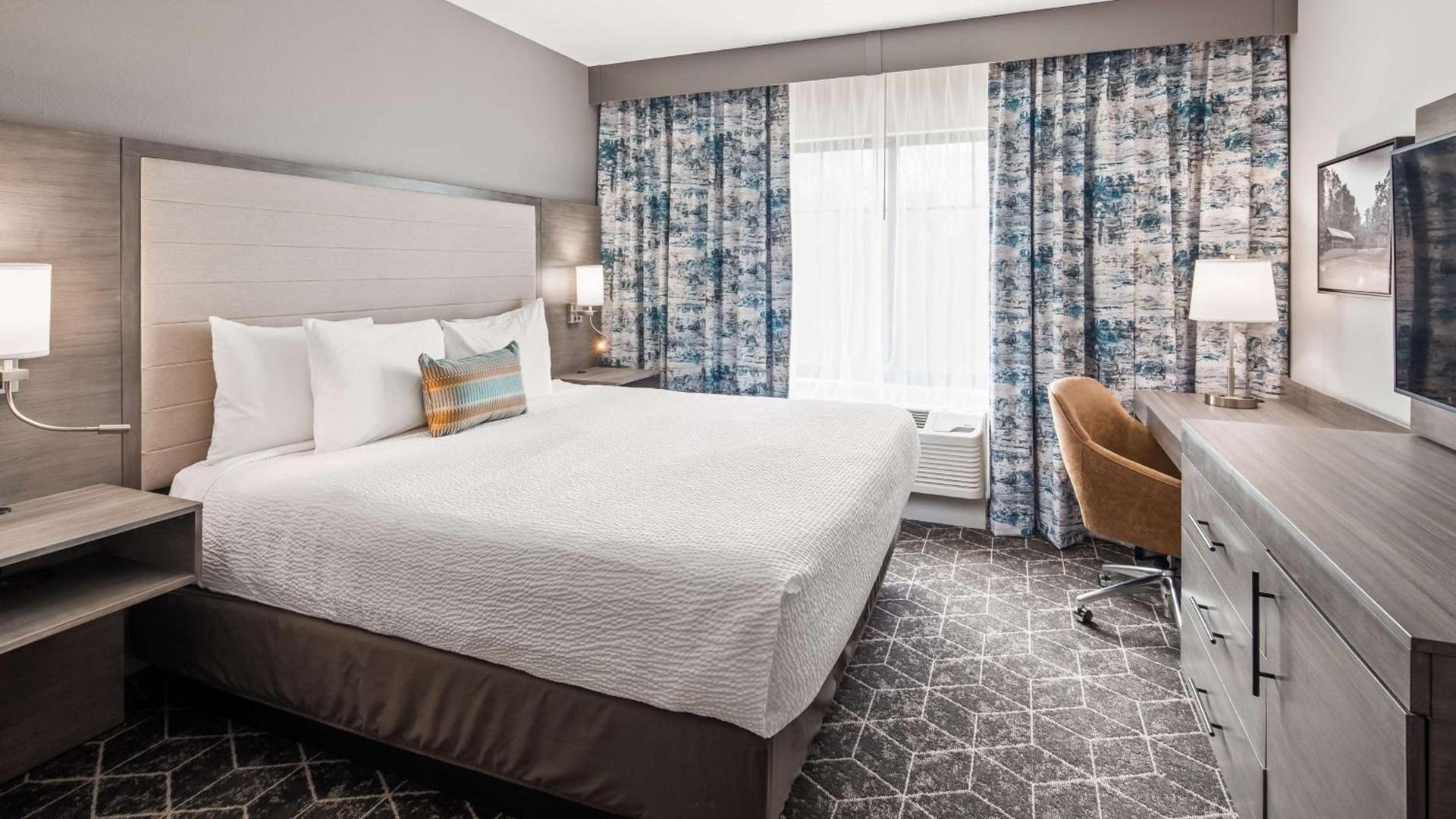 Best Western Plus Lawrenceburg photo 8
