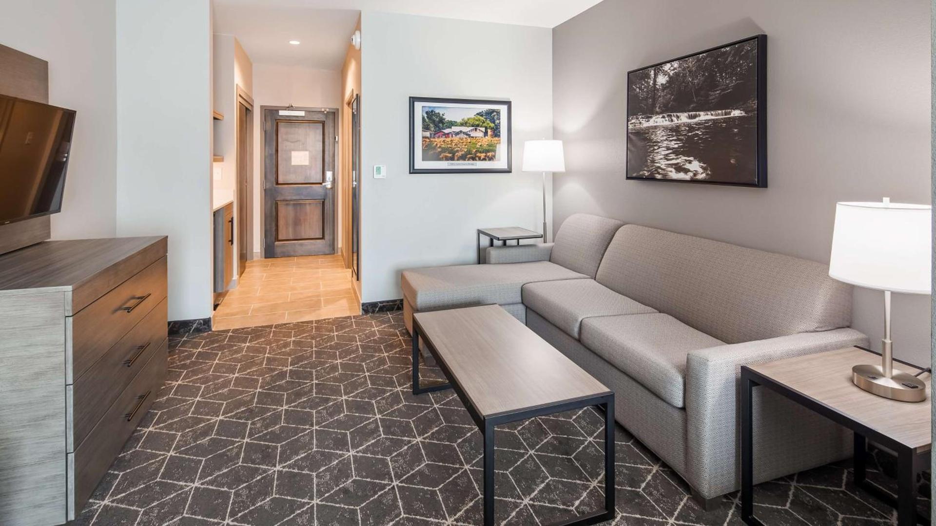 Best Western Plus Lawrenceburg photo 9