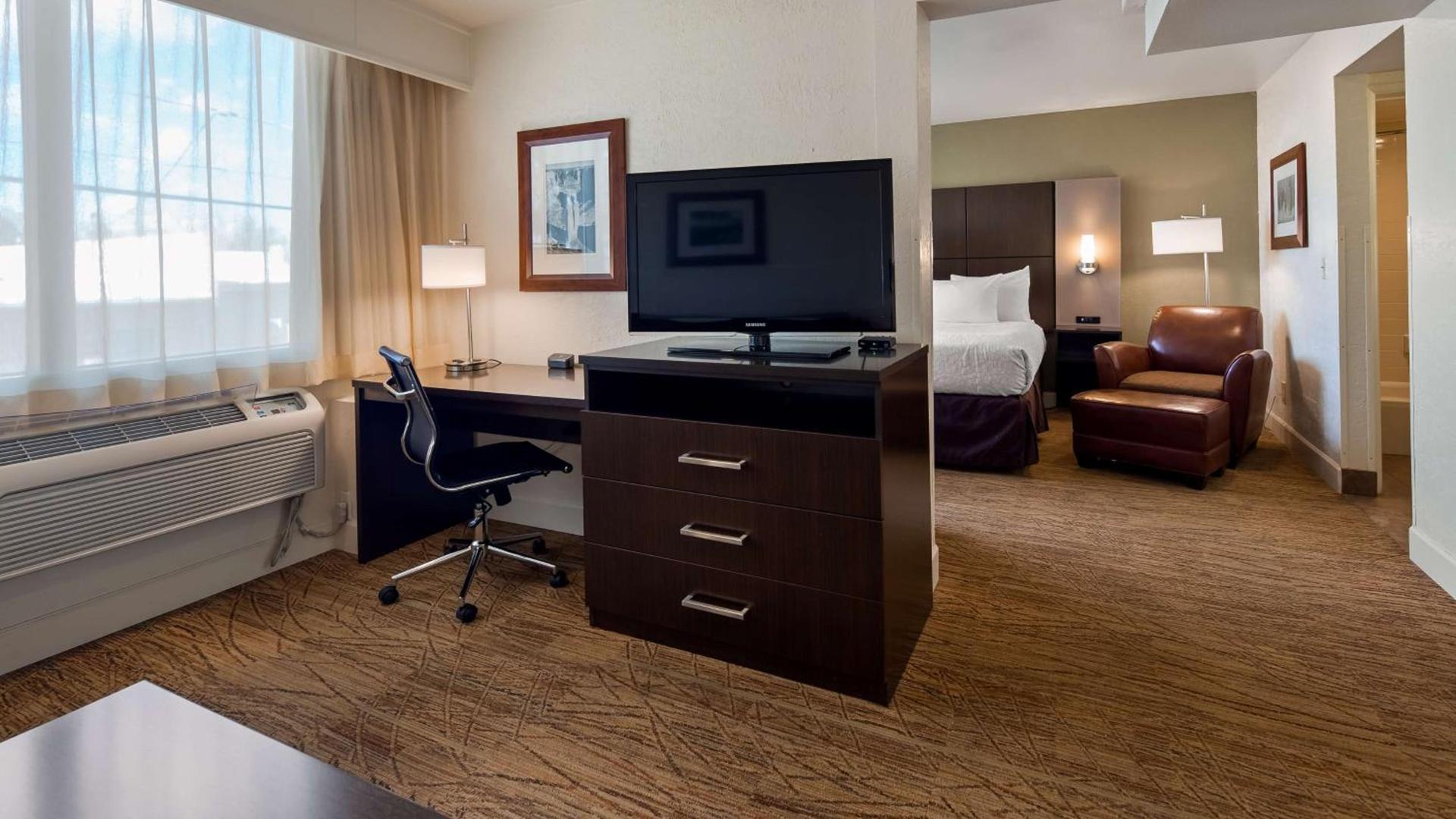 Best Western Pony Soldier Inn & Suites photo 4