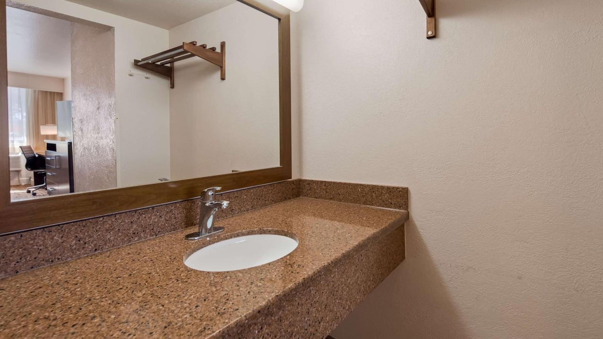 Best Western Pony Soldier Inn & Suites photo 14