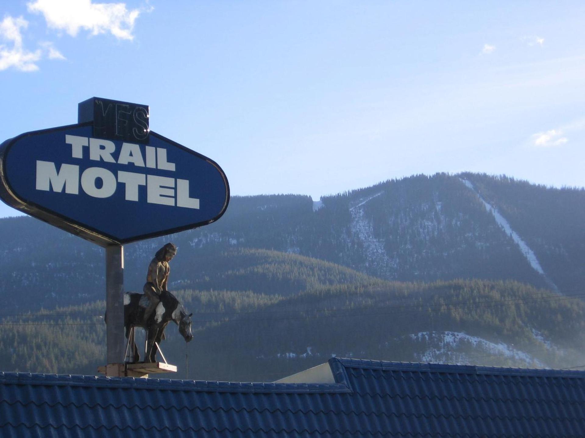 Trail Motel photo 23