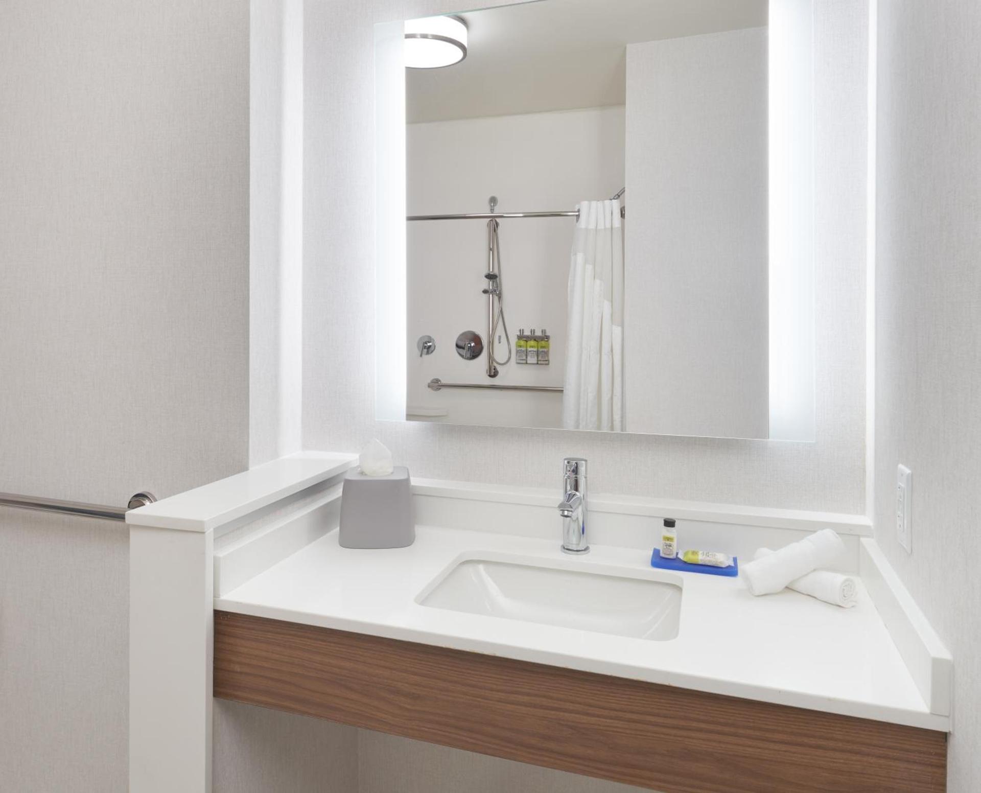 Holiday Inn Express Doral Miami by IHG photo 45