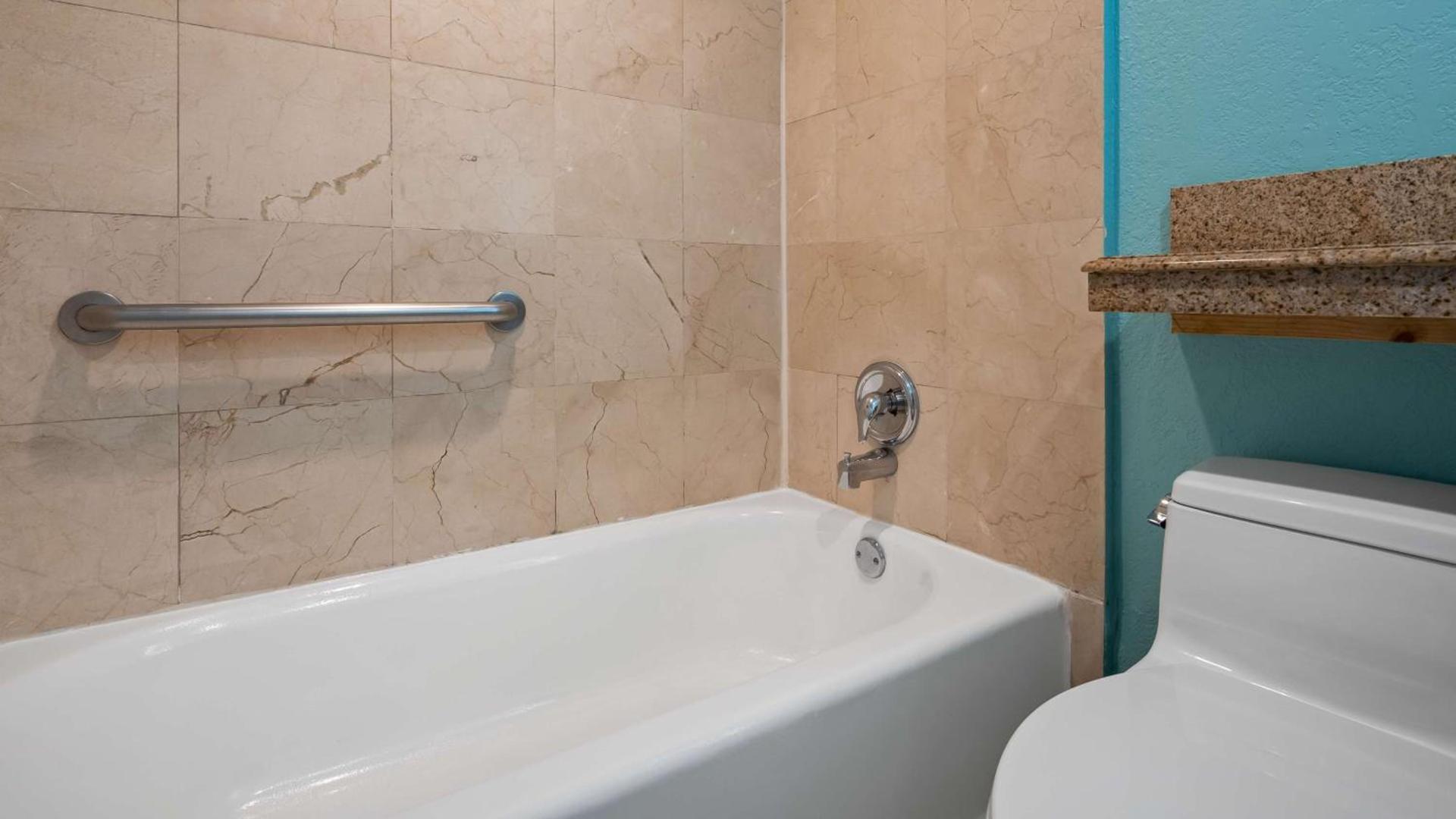 Best Western Plus Oceanside Inn photo 39