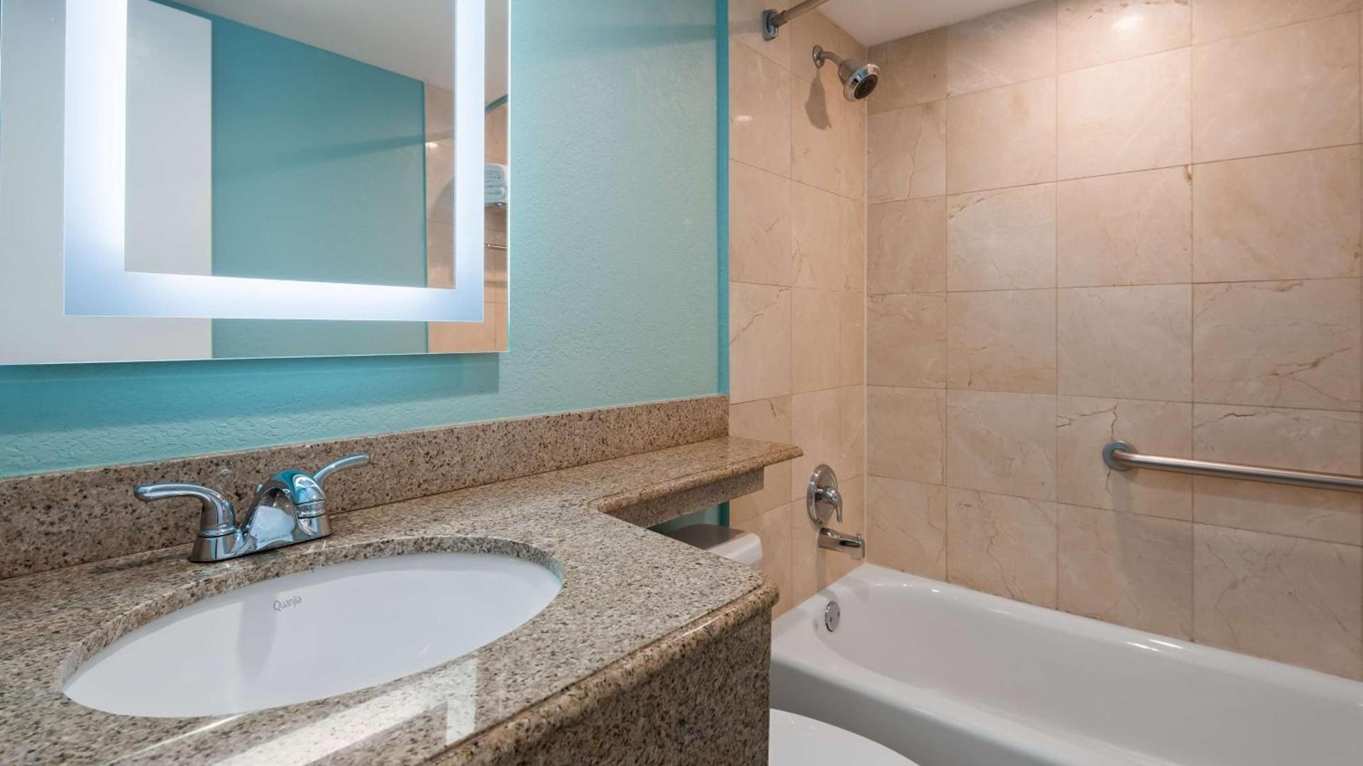 Best Western Plus Oceanside Inn photo 40