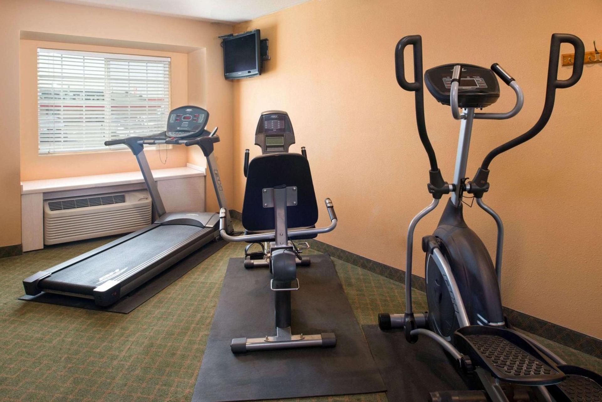 Days Inn & Suites by Wyndham Spokane Airport Airway Heights photo 4