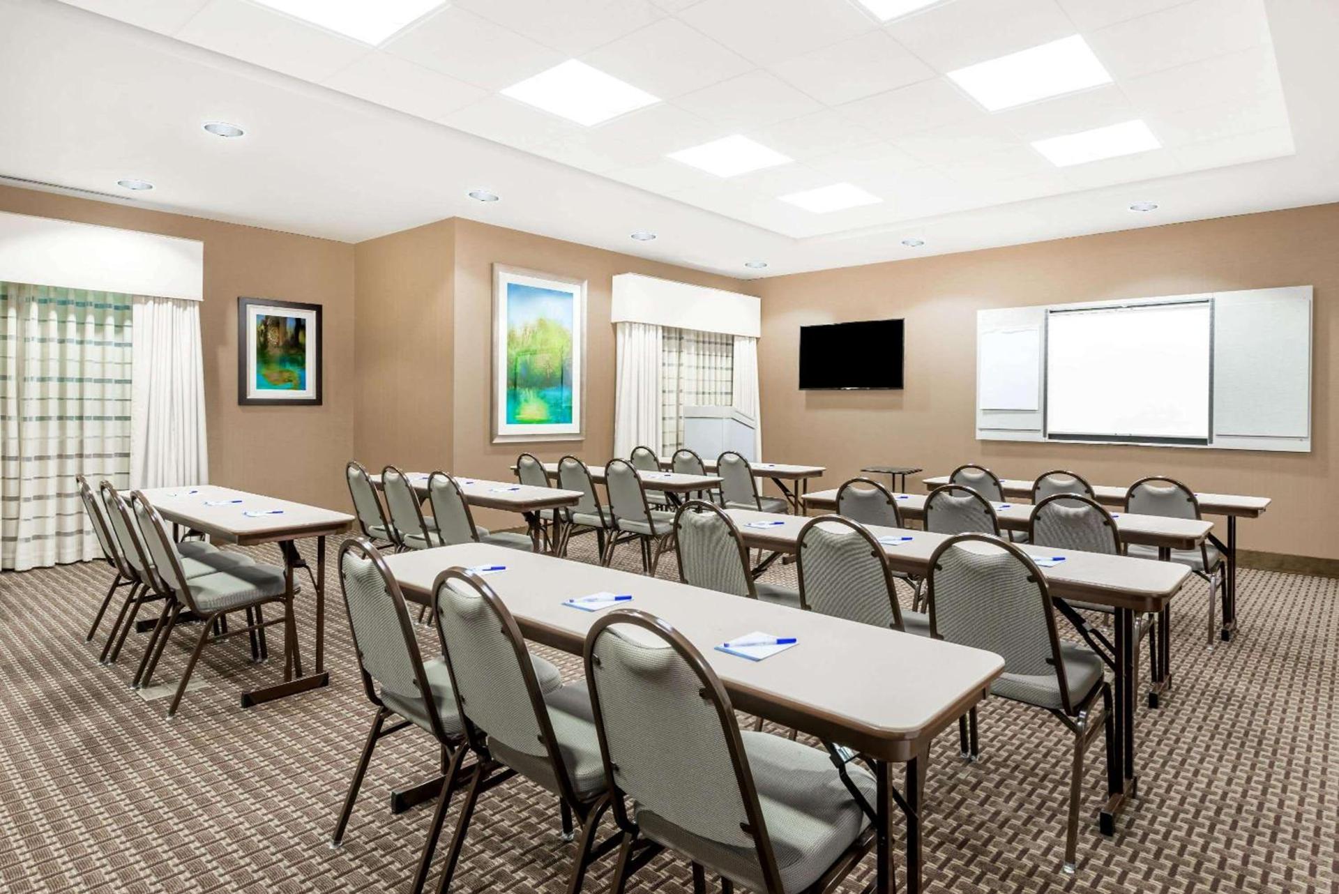 Baymont by Wyndham Erie photo 54