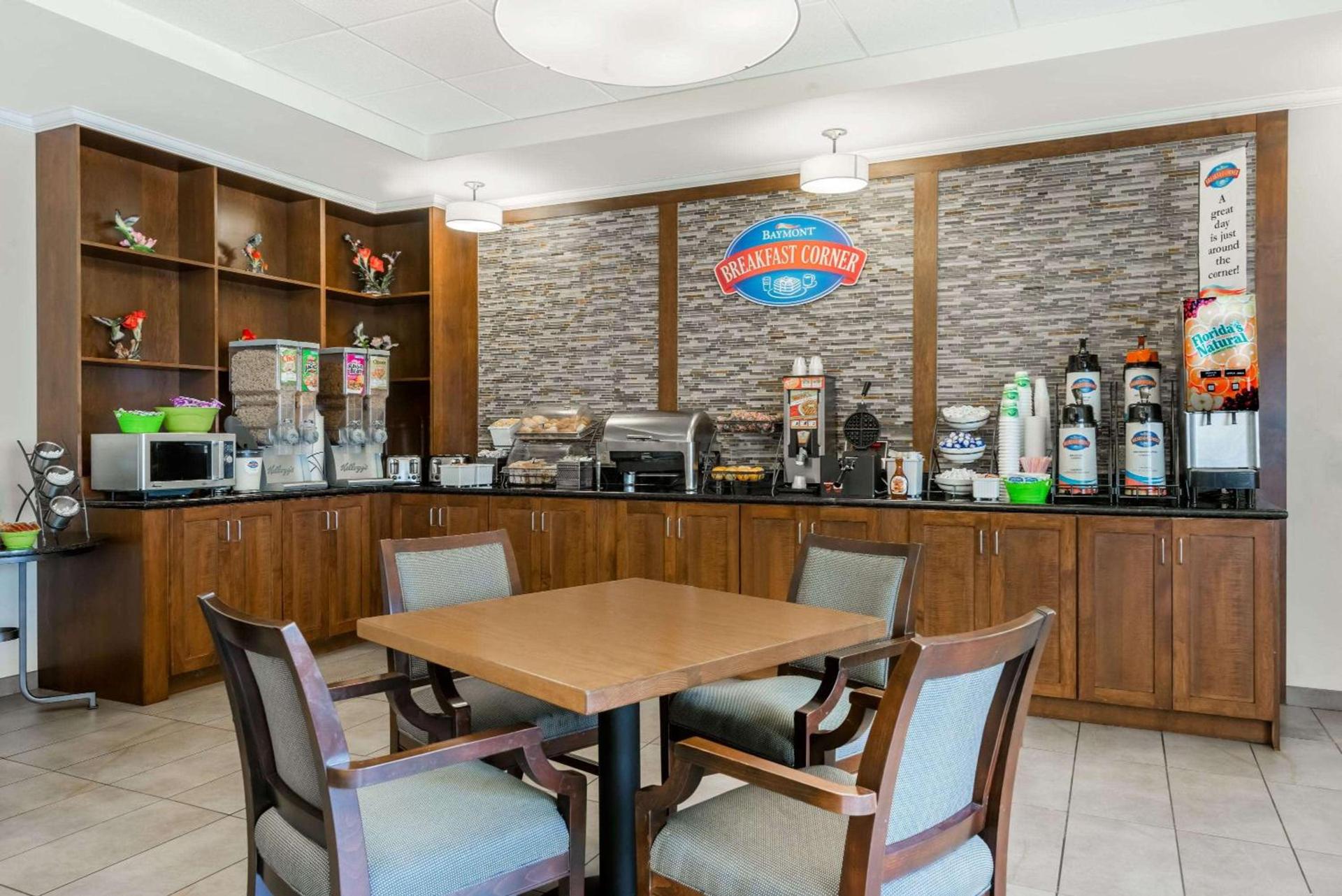 Baymont by Wyndham Erie photo 55