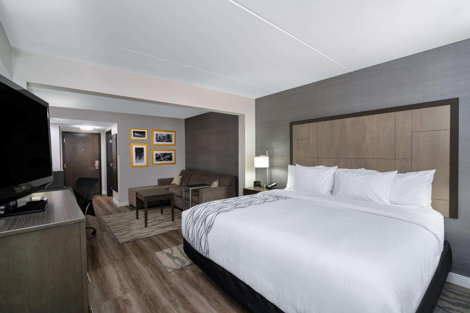 La Quinta by Wyndham Raleigh Downtown North photo 6