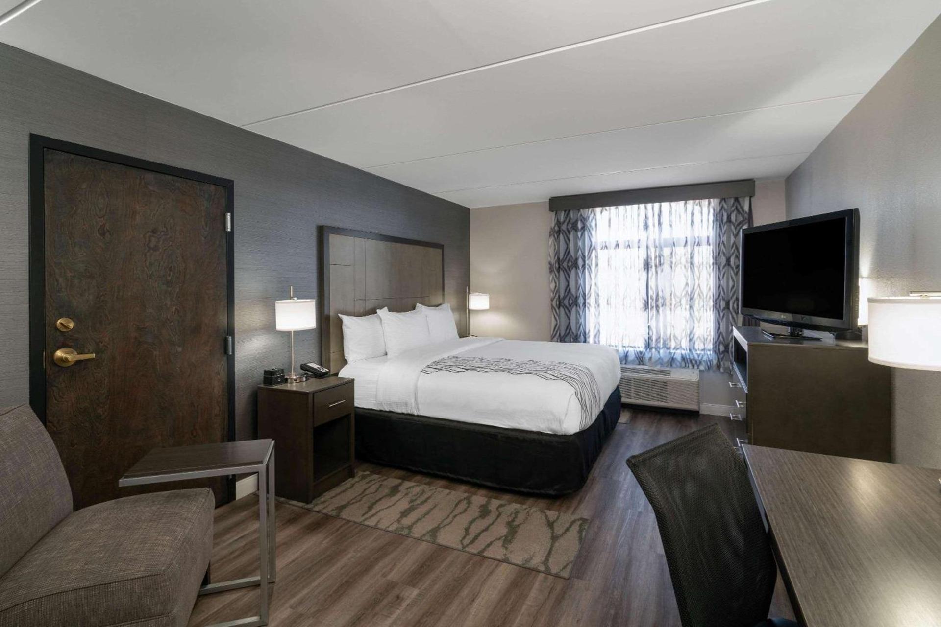 La Quinta by Wyndham Raleigh Downtown North photo 9
