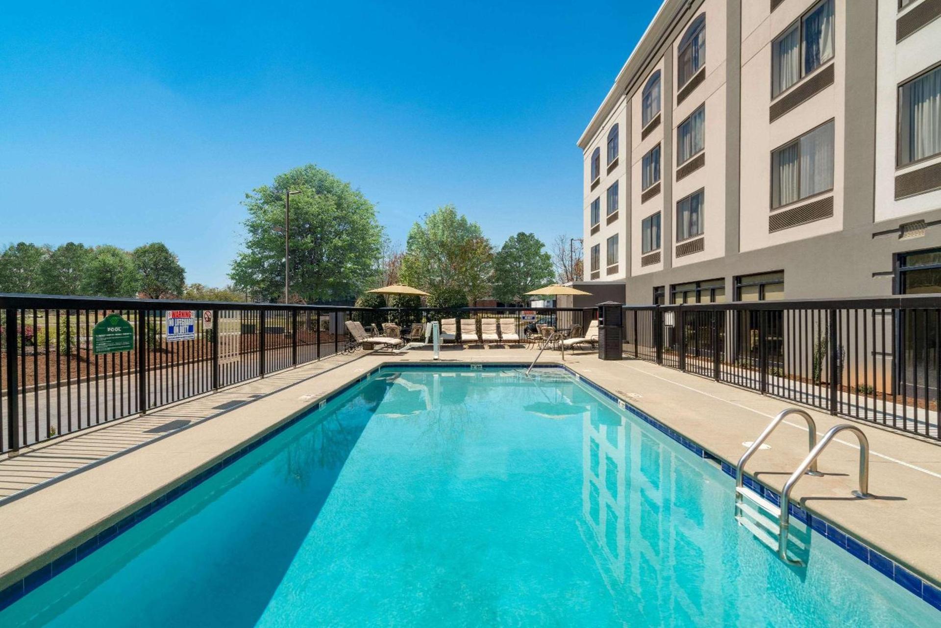La Quinta by Wyndham Raleigh Downtown North photo 11