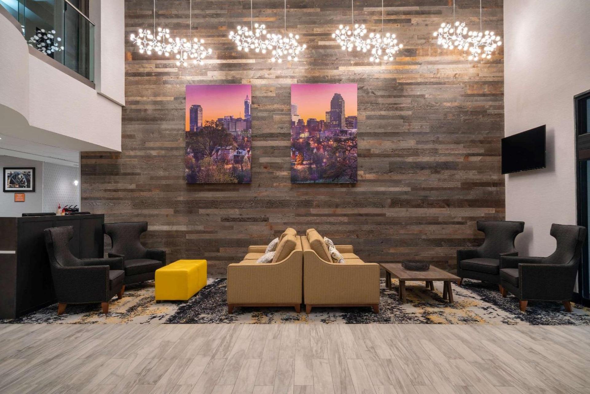 La Quinta by Wyndham Raleigh Downtown North photo 12