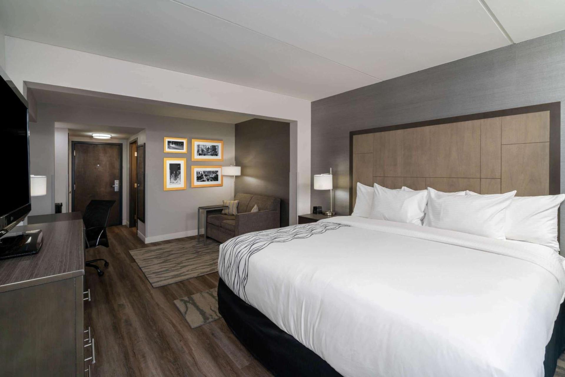 La Quinta by Wyndham Raleigh Downtown North photo 14