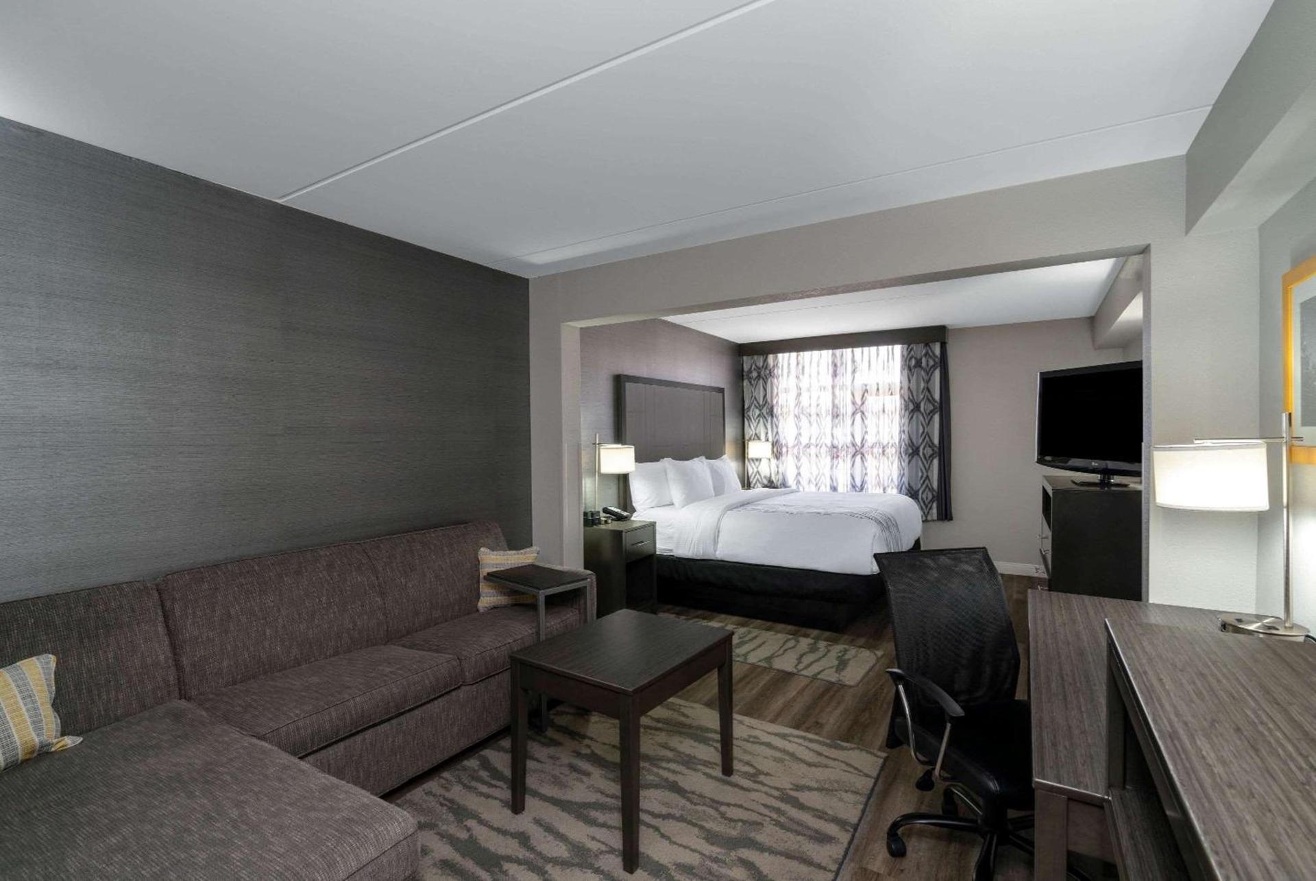 La Quinta by Wyndham Raleigh Downtown North photo 20