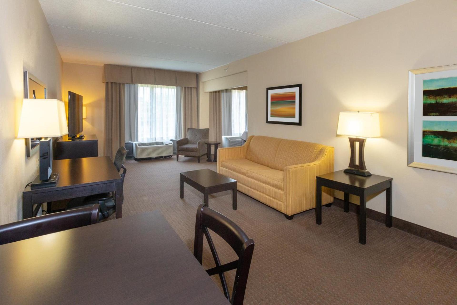 Holiday Inn Express Hotel & Suites Jacksonville Airport by IHG photo 28