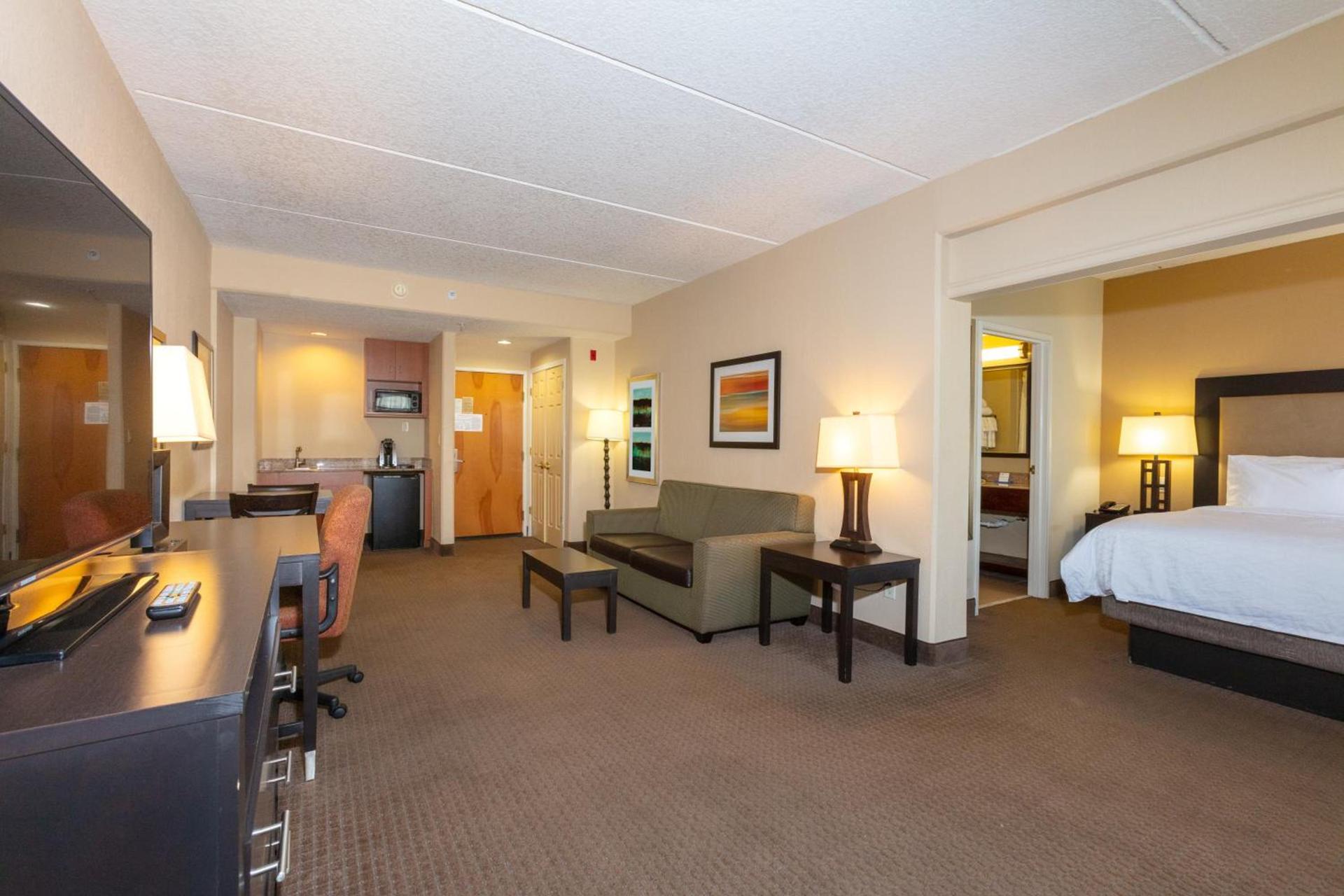 Holiday Inn Express Hotel & Suites Jacksonville Airport by IHG photo 30