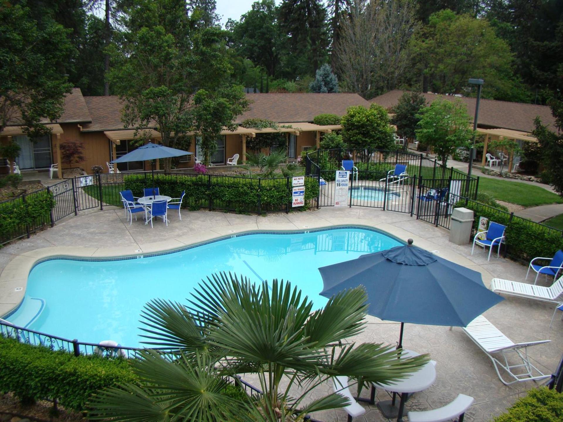 Ponderosa Gardens Motel photo 3