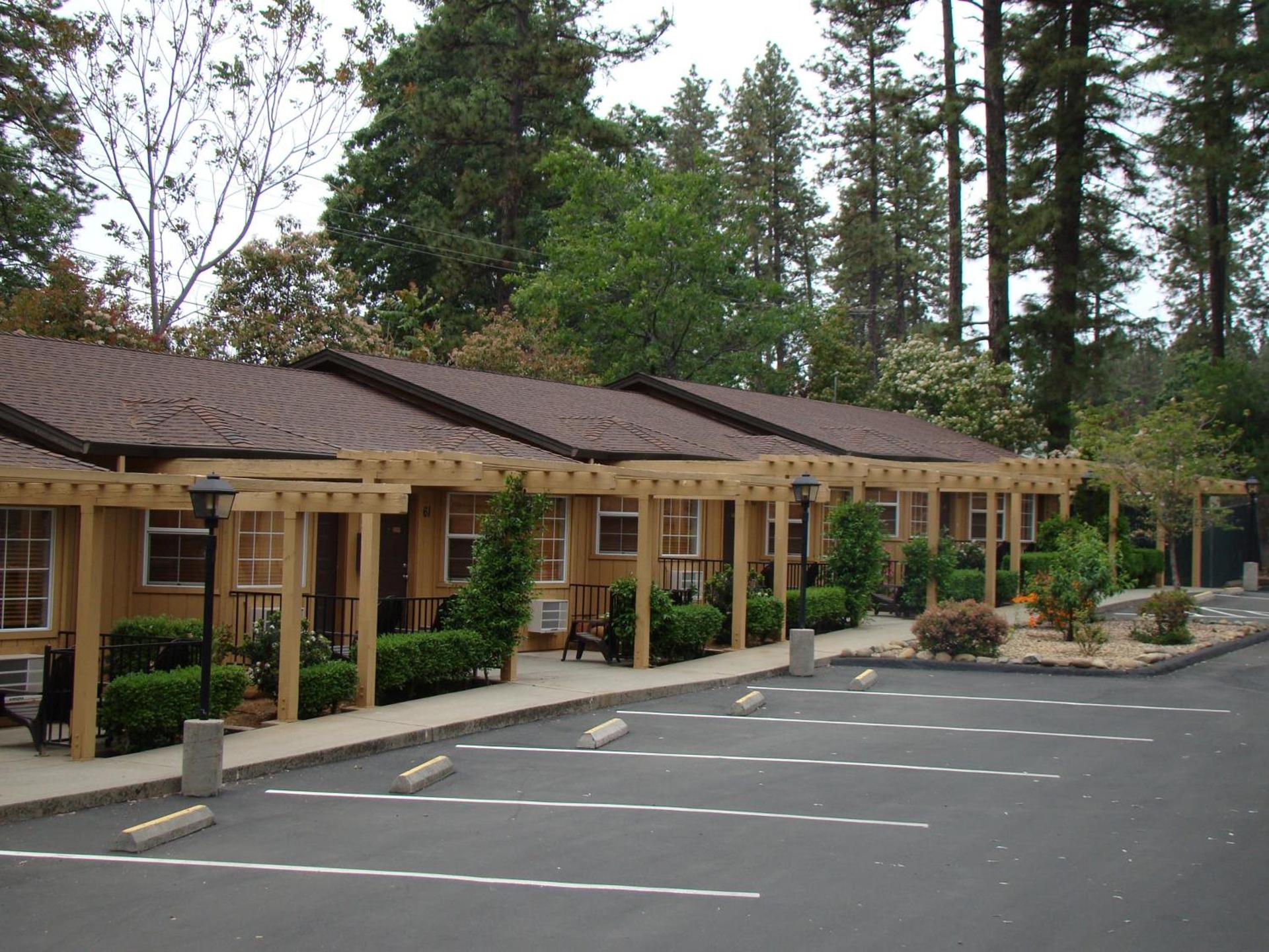 Ponderosa Gardens Motel photo 1