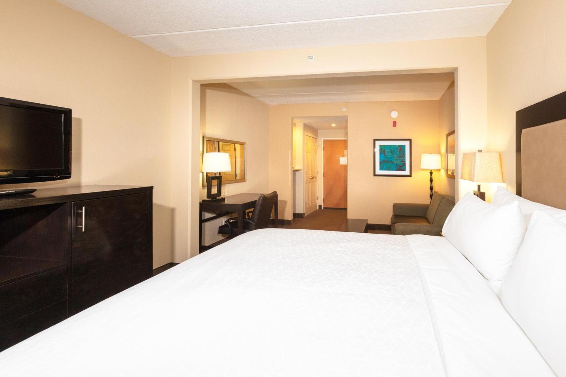Holiday Inn Express Hotel & Suites Jacksonville Airport by IHG photo 23