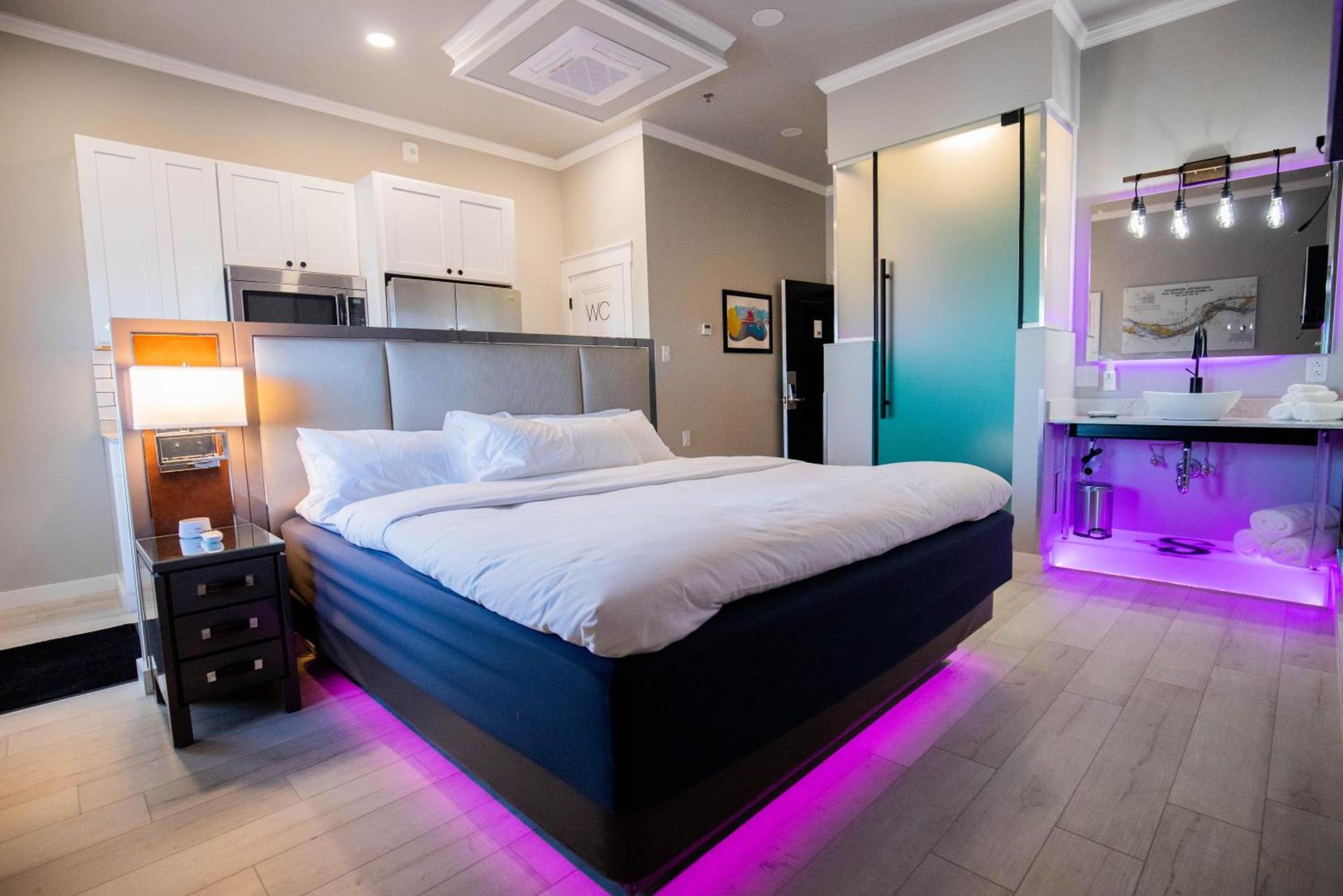 River Sirens Hotel-Contactless Check in Hotel photo 24