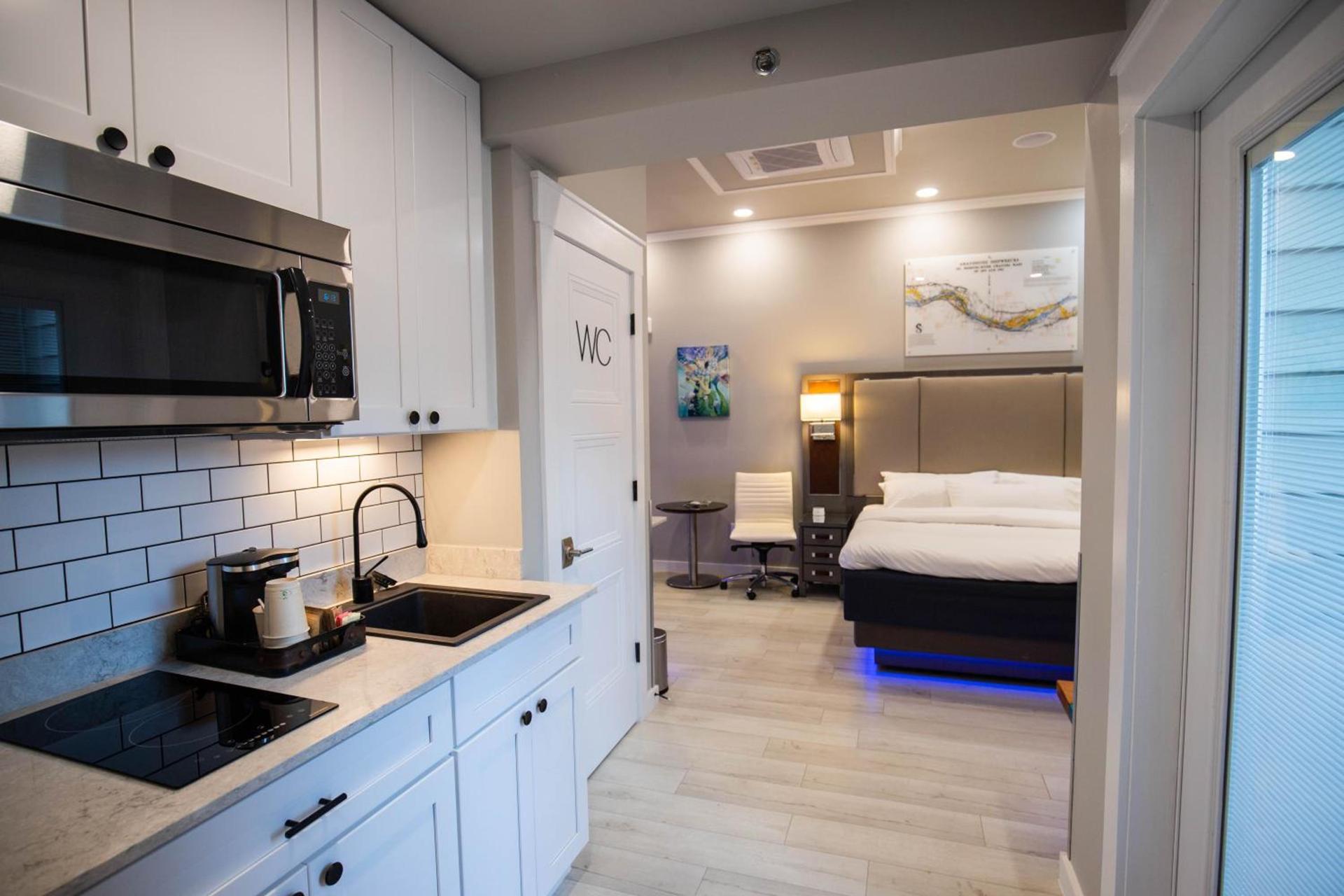 River Sirens Hotel-Contactless Check in Hotel photo 86