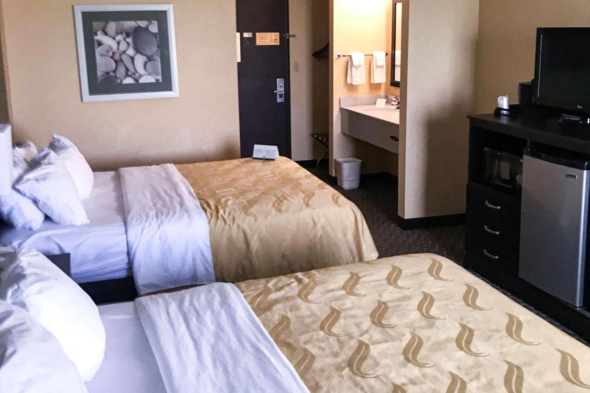 Quality Inn & Suites Mendota near I-39 photo 3