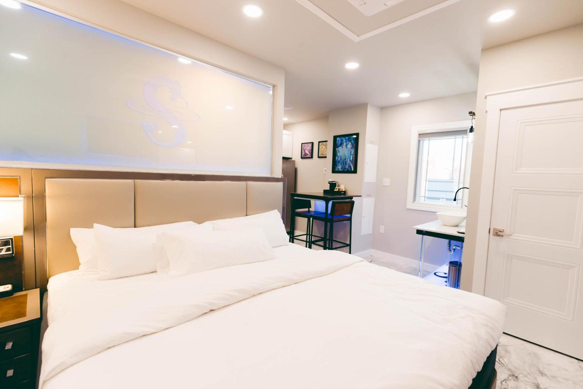 River Sirens Hotel-Contactless Check in Hotel photo 82