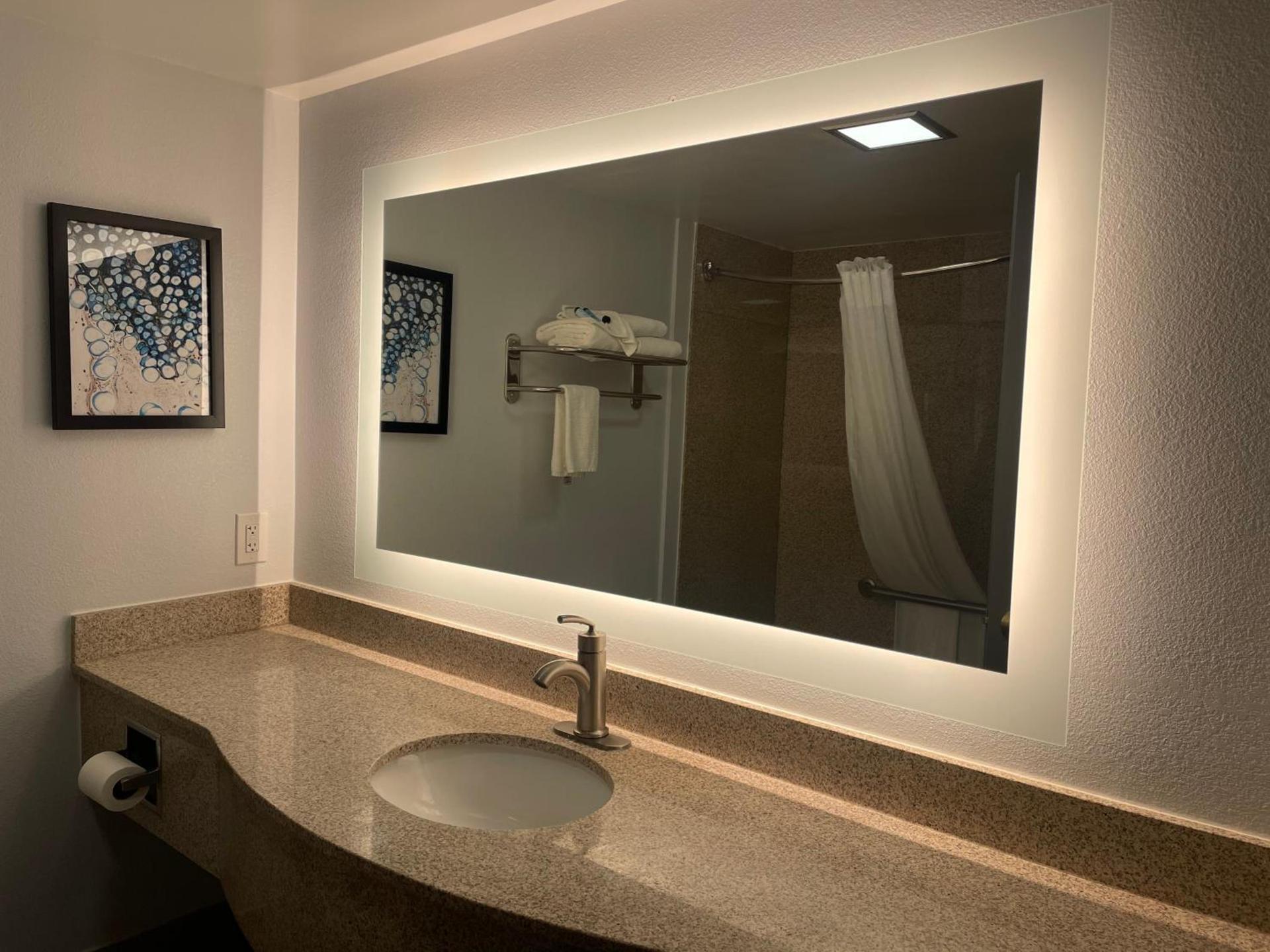 Wingate by Wyndham Waldorf - Washington DC Area photo 57