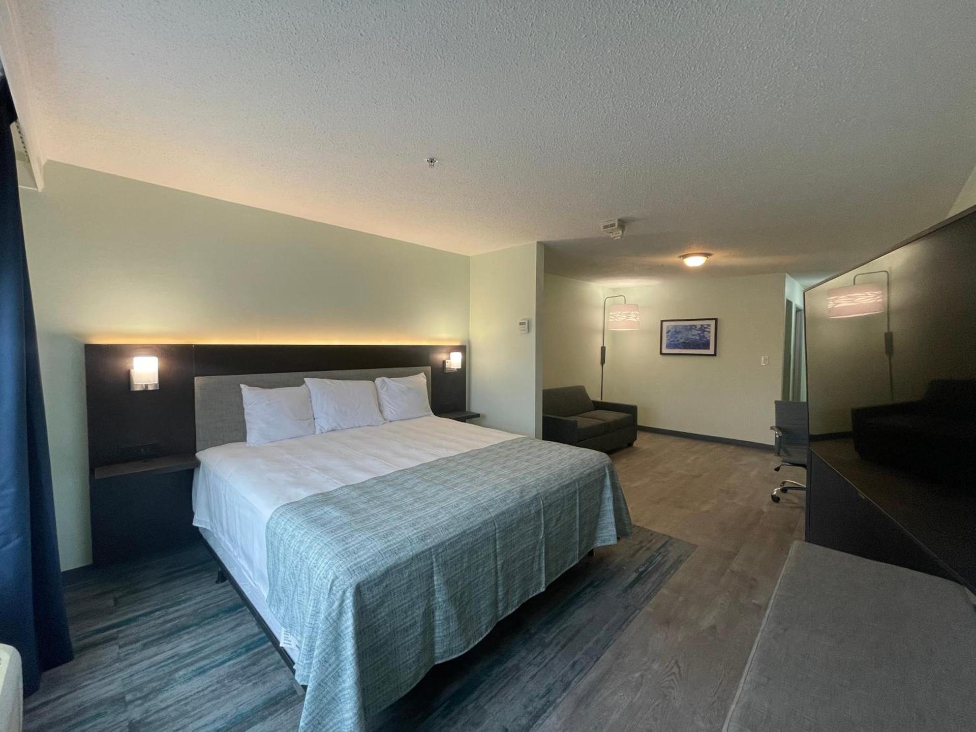 Wingate by Wyndham Waldorf - Washington DC Area photo 56