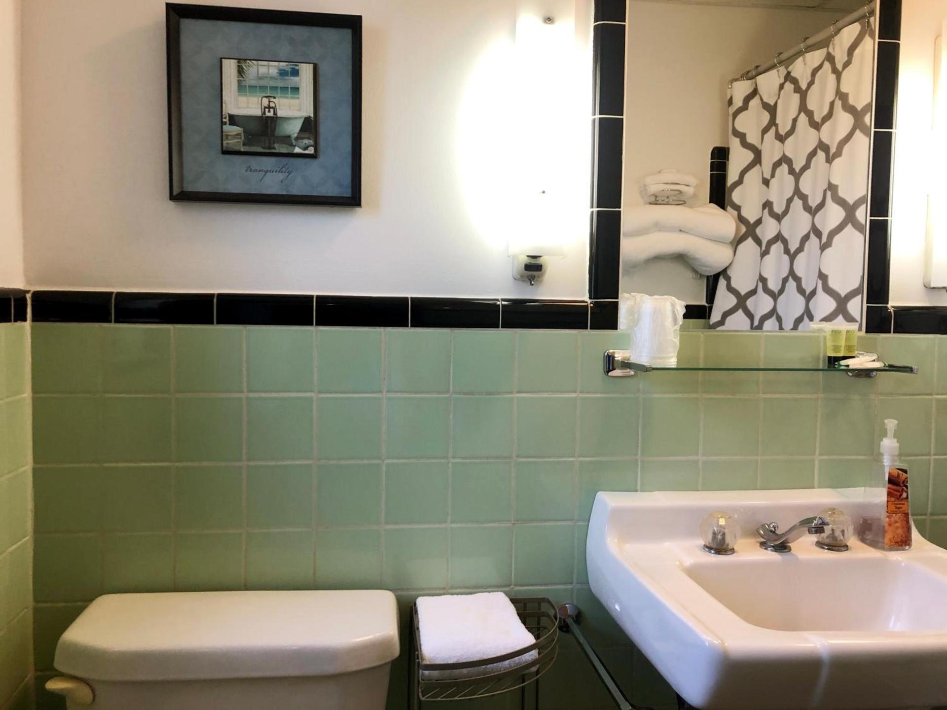 Skaneateles Inn on 20 photo 33
