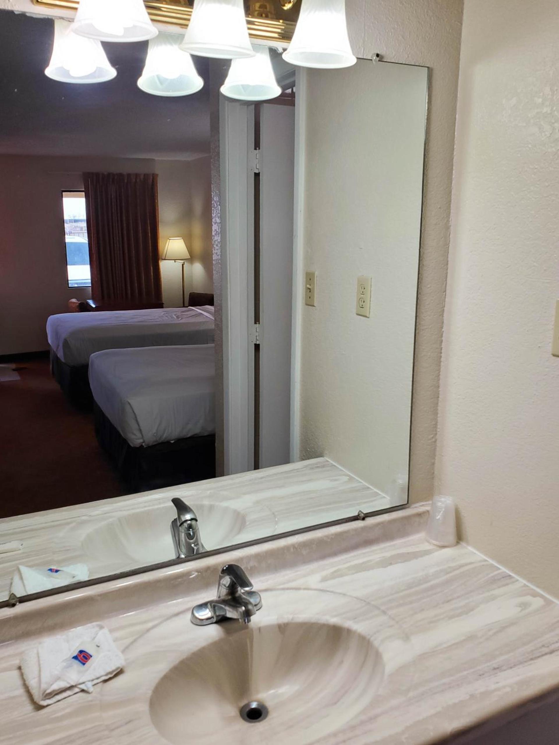 Motel 6 Shamrock TX photo 30