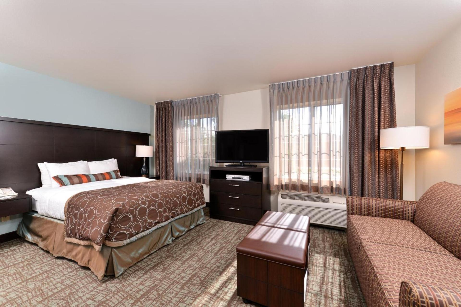Staybridge Suites Sioux Falls at Empire Mall by IHG photo 6