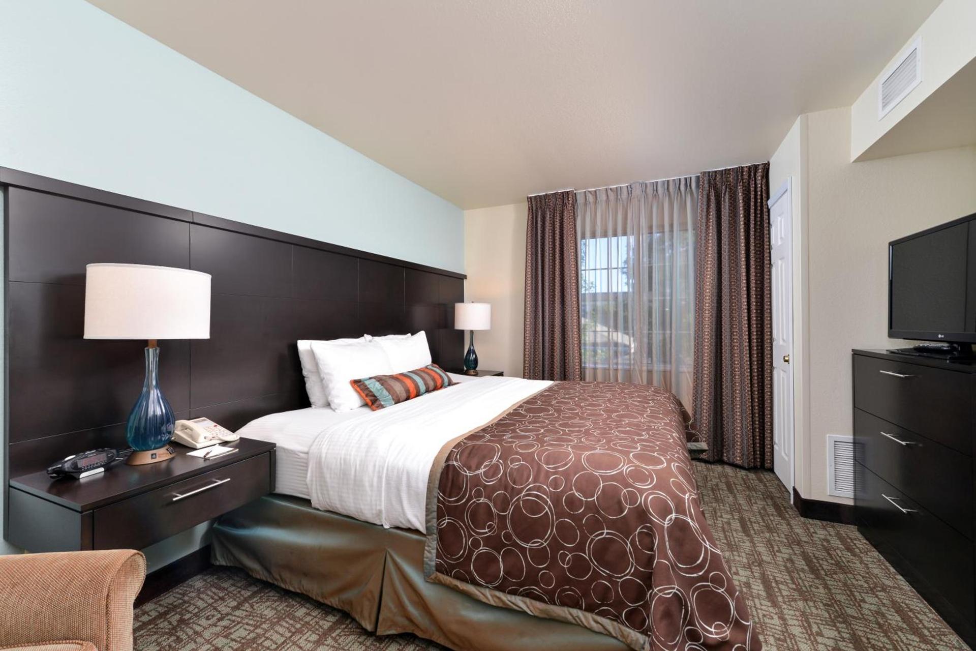 Staybridge Suites Sioux Falls at Empire Mall by IHG photo 10