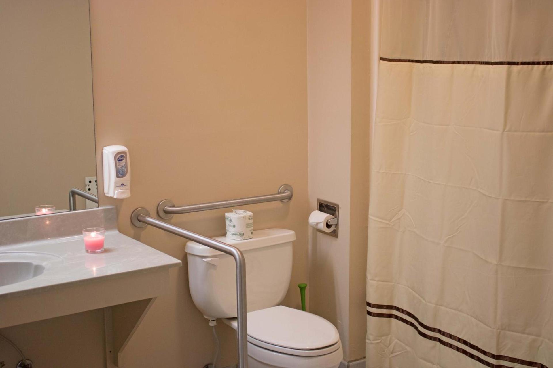 Americas Best Value Inn - Rome photo 18