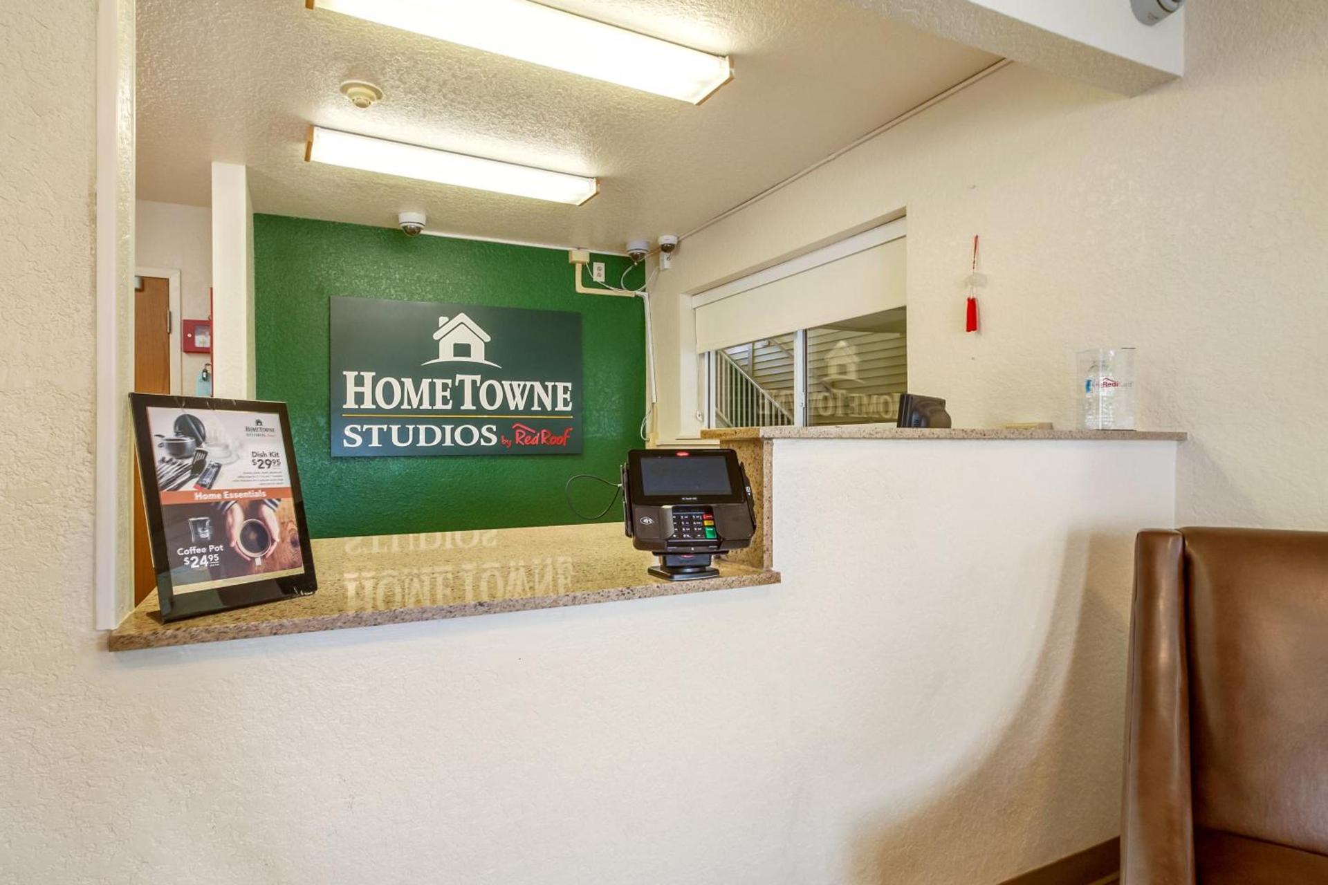 HomeTowne Studios by Red Roof Philadelphia - Mt Laurel-Maple Shade, NJ photo 10