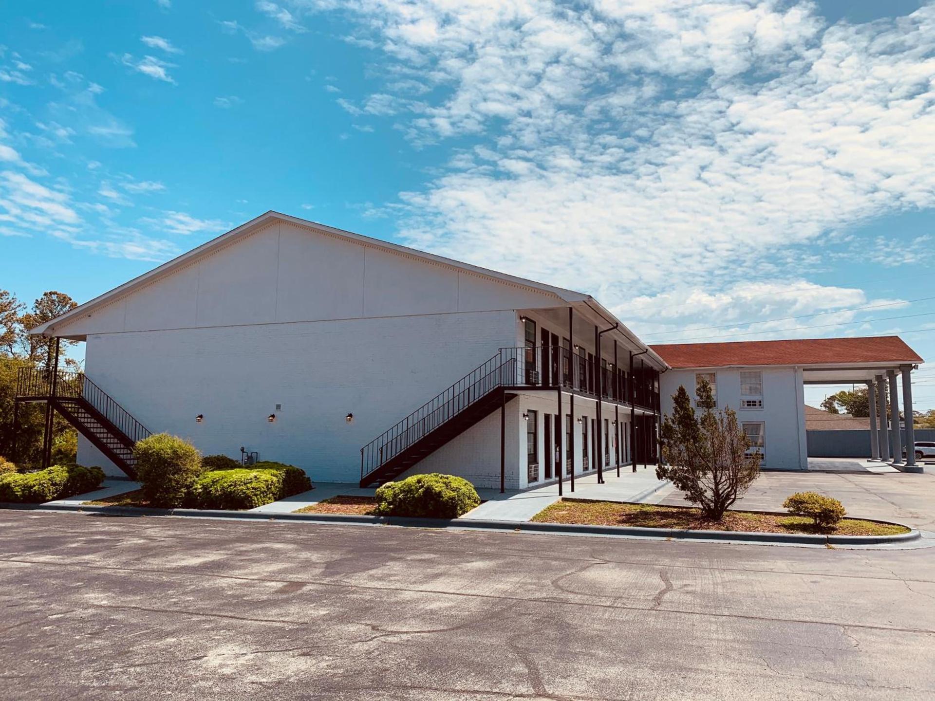 Econo Lodge Crystal Coast photo 15