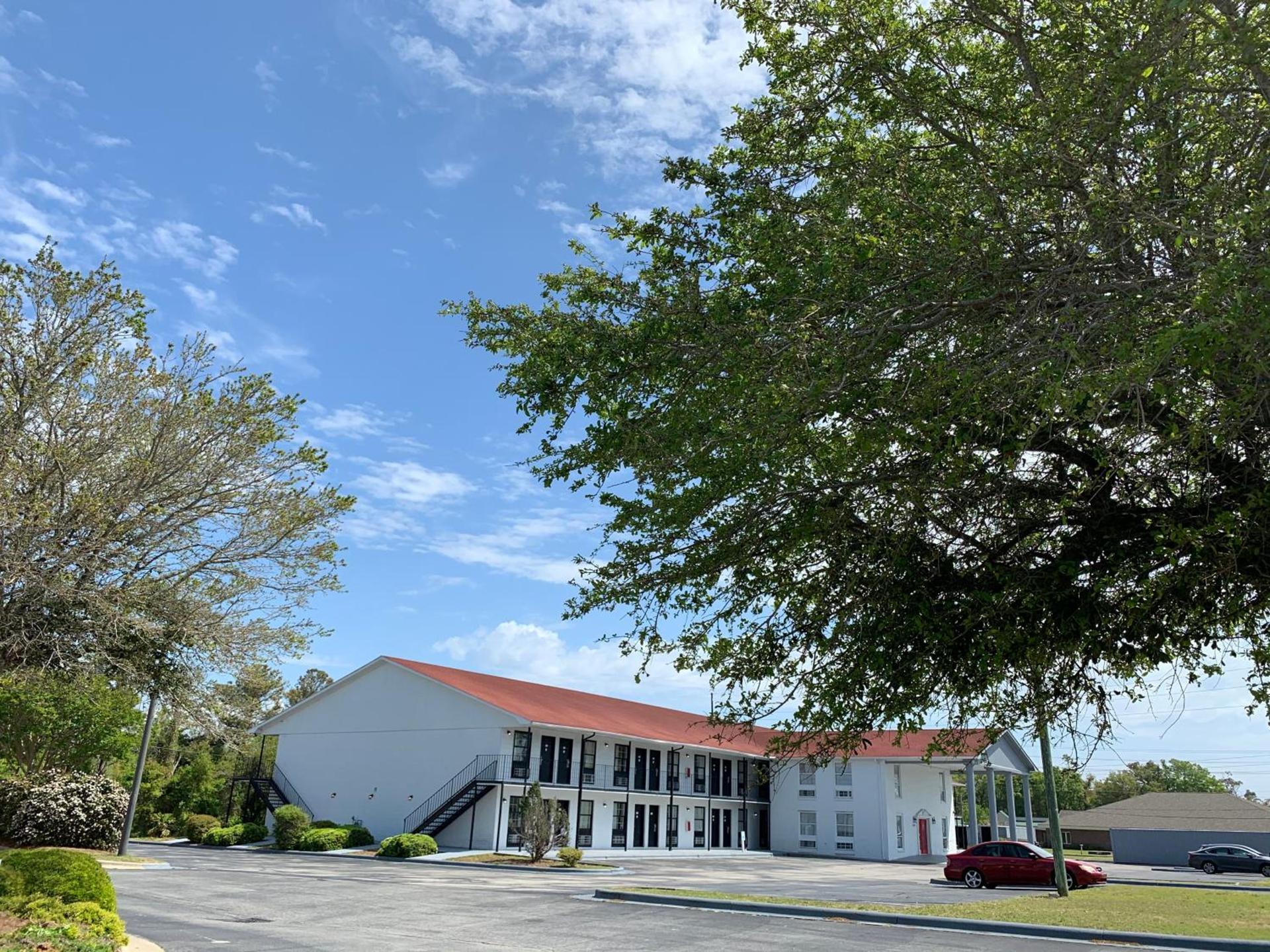 Econo Lodge Crystal Coast photo 3