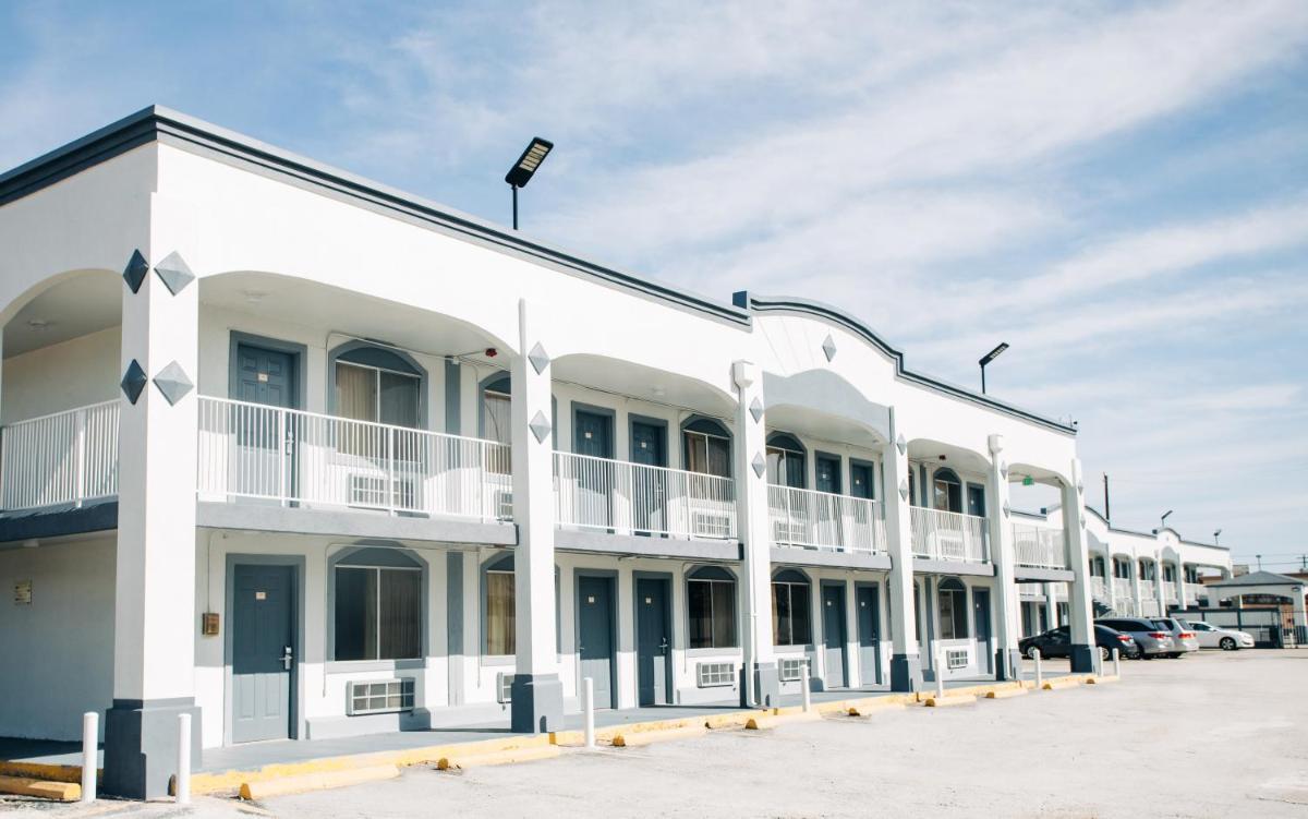 Space City Inn photo 3