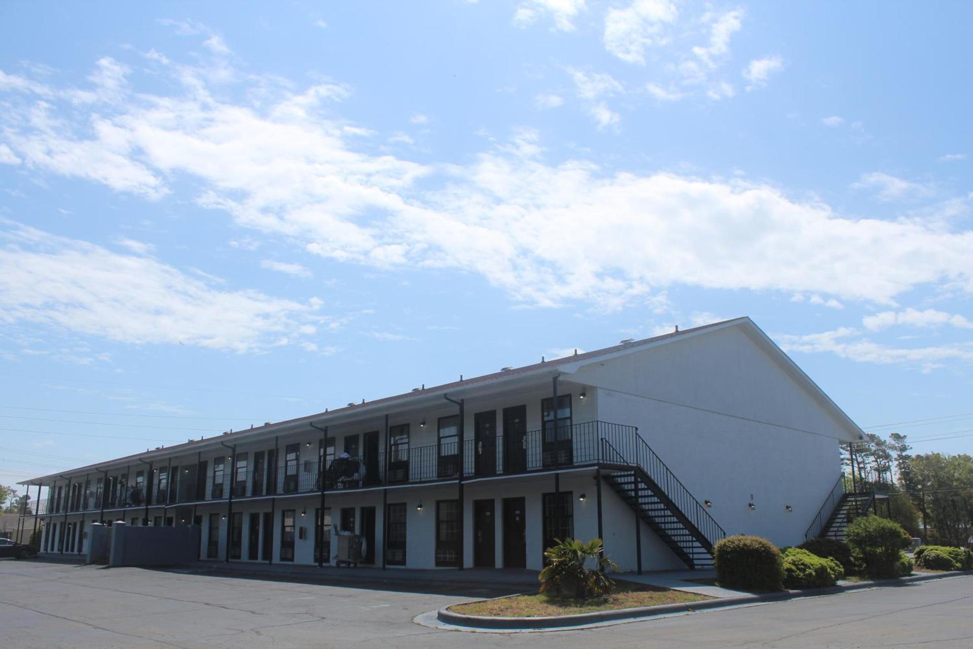 Econo Lodge Crystal Coast photo 5