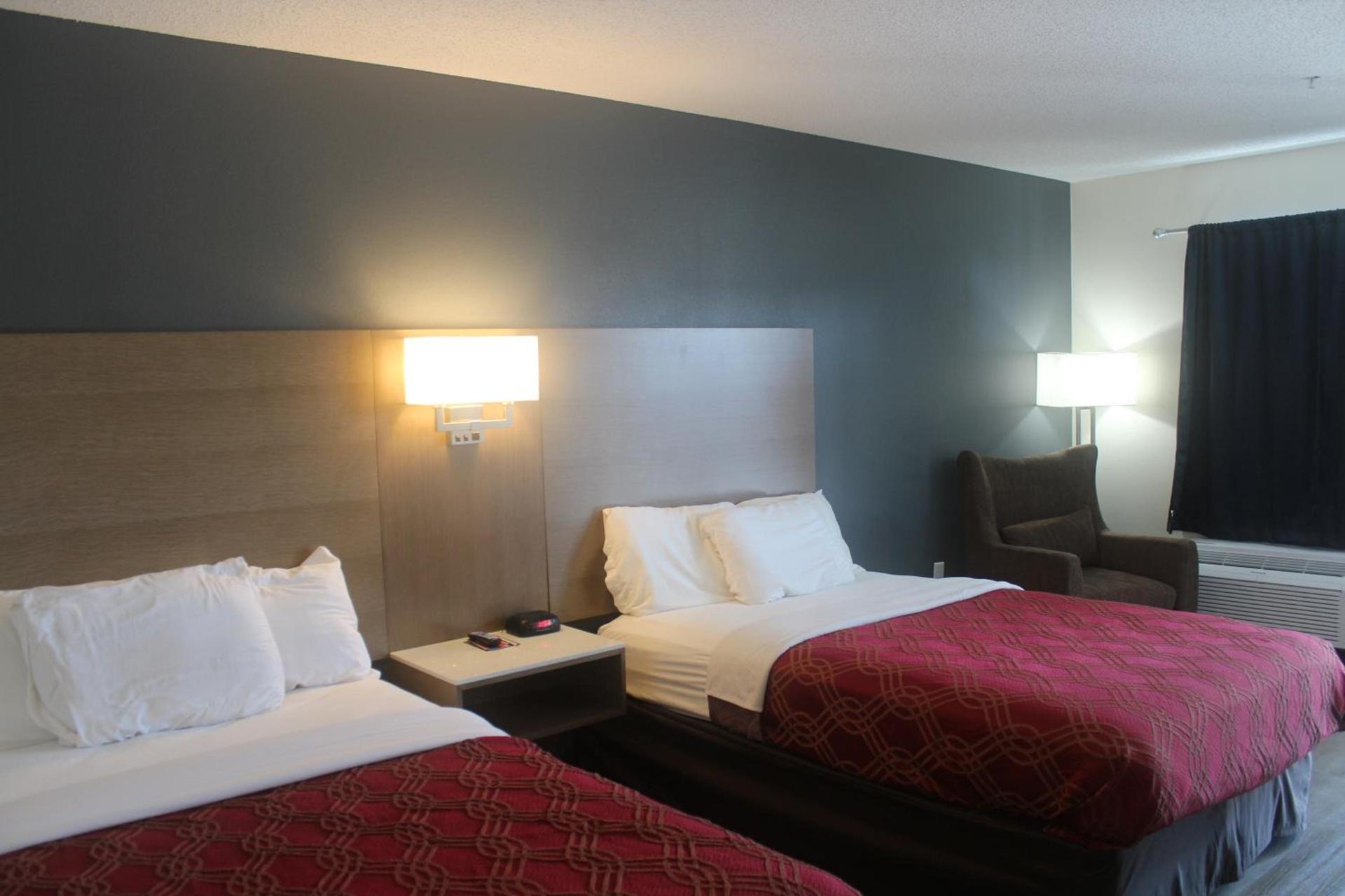 Econo Lodge Crystal Coast photo 8